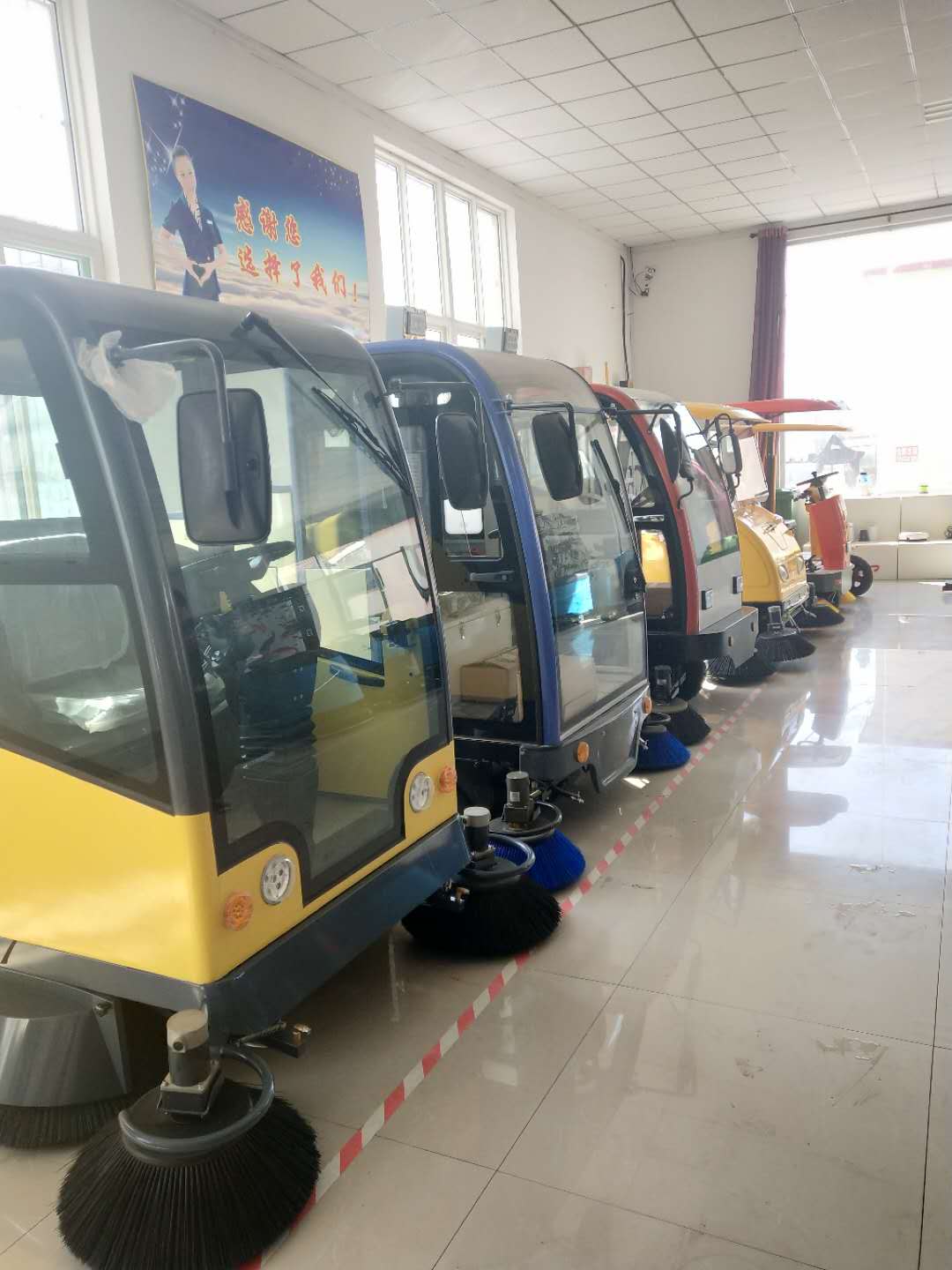 厲害了！！！ 電動掃地機越來越多的用于城區主干道保潔工 64