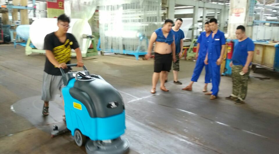  水泥地面的油污用什么能清理掉？是它？ 是它？ 還是它？42